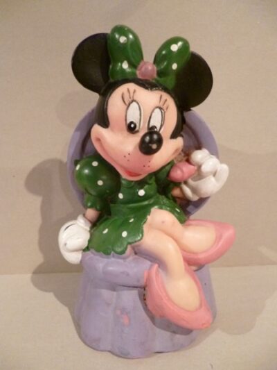 MINNIE SEDUTA SU POLTRONA - 18CM