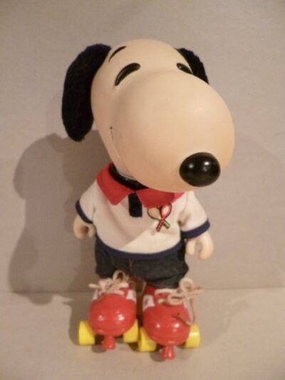 SNOOPY PATTINATORE UNITED FEAT.SYND. INC. KOREA 1966  - 21CM