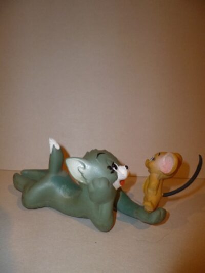 TOM DISTESO CON JERRY IN MANO MADE IN JAPAN EASTERN MOULDED MGM INC. USA  -1964 - 7CM