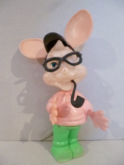 TOPO GIGIO CON PIPA (PLASTICA SOFFIATA)  - 19CM